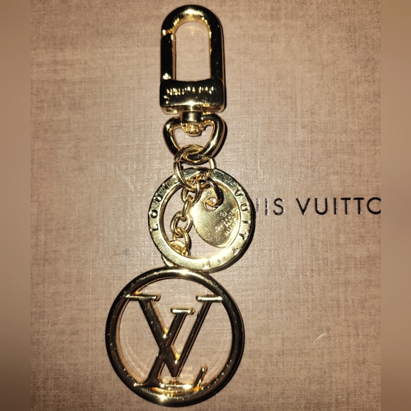 Louis Vuitton Accessories - ❤️‍🔥50%off SALE Louis Vuitton bag charm and key holder